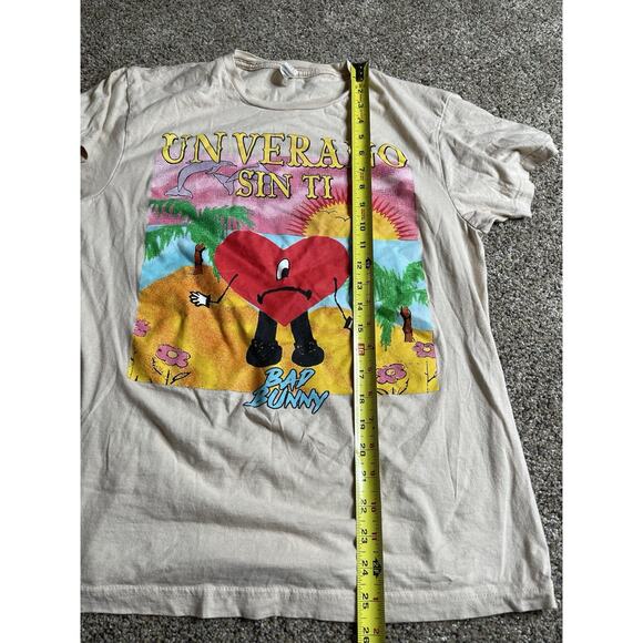 Bad Bunny Un Verano Sin Ti Worlds Hottest Tour T-Shirt Size Medium Tan - Picture 4 of 5